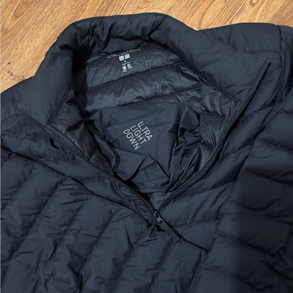 Uniqlo Men’s Ultra Light Down Warm Winter Packable XL Jacket